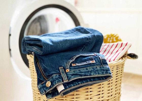 لماذا لا يجب أن نغسل بنطال الجينز، وما هي الطريقة المثلى لتنظيفه؟ صورة رقم 7