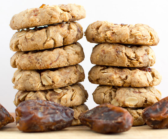 إليكم طريقة تحضير كوكيز التمر الخالية من السكر.. صحية ولذيذة صورة رقم 7