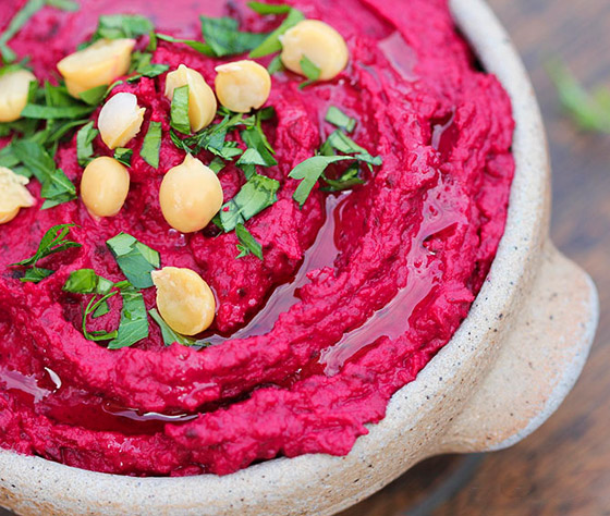 يتمتع بطعمه اللذيذ وفوائده الكثيرة.. إليكم وصفة حمص البنجر (الشمندر) صورة رقم 12