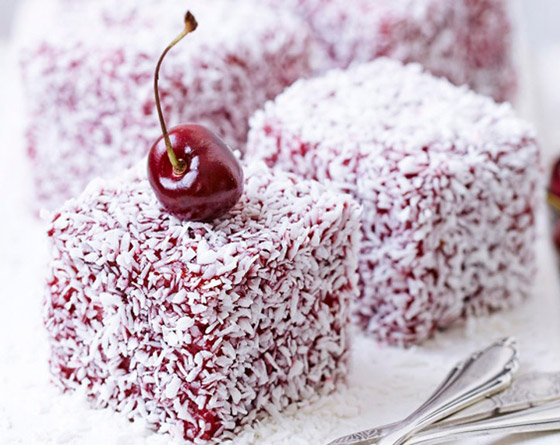 لمحبي الحلويات الصغيرة.. طريقة تحضير حلوى كيك لامنجتون الوردي صورة رقم 13