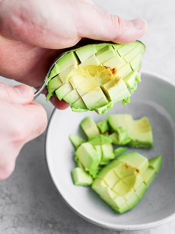 هل يساهم الأفوكادو في زيادة الوزن أم نقصانه؟ طريقة تناوله هي كلمة السر صورة رقم 9