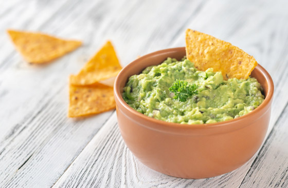 بالأفوكادو والجبنة والطماطم.. 3 طرق لتحضير صوص الناتشوز اللذيذ صورة رقم 2