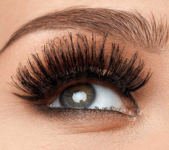 وصفات سيروم طبيعي لتكثيف وتطويل الرموش من أول أسبوع صورة رقم 1