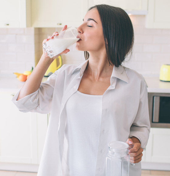 هل يُنصح بشرب الحليب بعد انتهاء تاريخ صلاحيته؟ صورة رقم 1 هل يُنصح بشرب الحليب بعد انتهاء تاريخ صلاحيته؟ صورة رقم 1