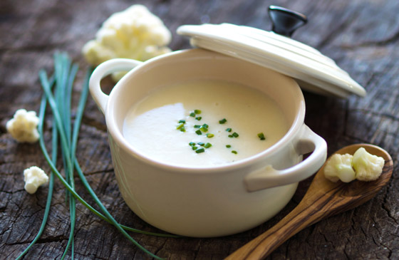 إليكم وصفة شوربة القرنبيط منخفضة الكربوهيدرات لأيام الشتاء الباردة صورة رقم 3