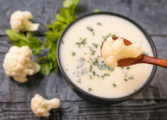 إليكم وصفة شوربة القرنبيط منخفضة الكربوهيدرات لأيام الشتاء الباردة صورة رقم 1