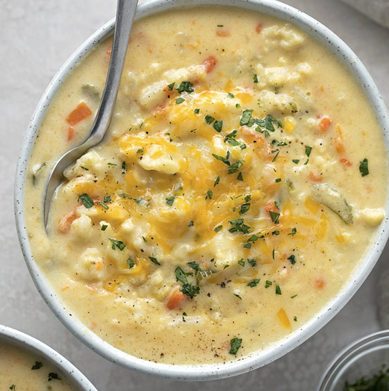 إليكم وصفة شوربة القرنبيط منخفضة الكربوهيدرات لأيام الشتاء الباردة صورة رقم 6