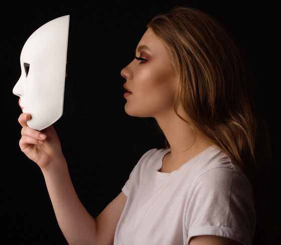 ما هي (متلازمة المحتال) التي تطارد المشاهير والناجحين؟ وما أسبابها؟ صورة رقم 1