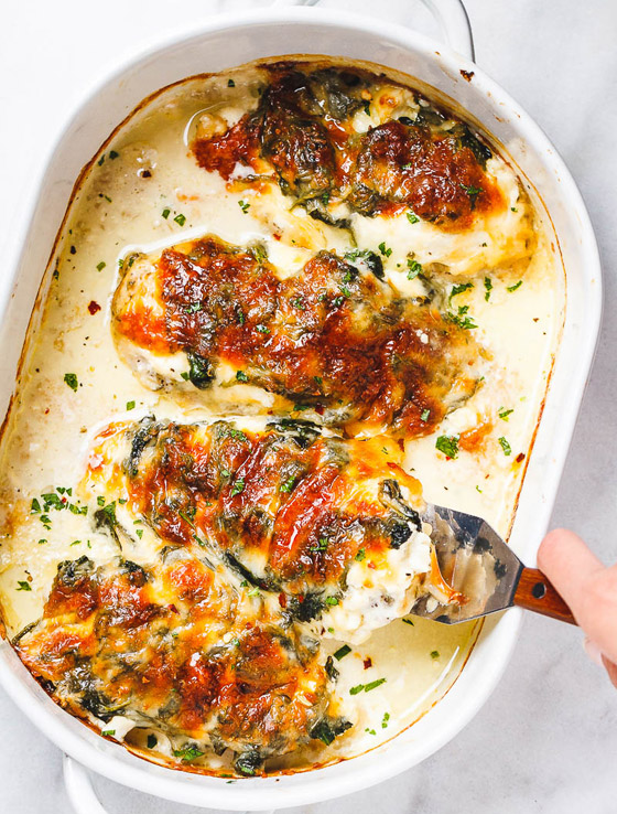 صينية السبانخ مع جبن الموزاريلا والبيض في الفرن.. مغذية وقليلة السعرات صورة رقم 4