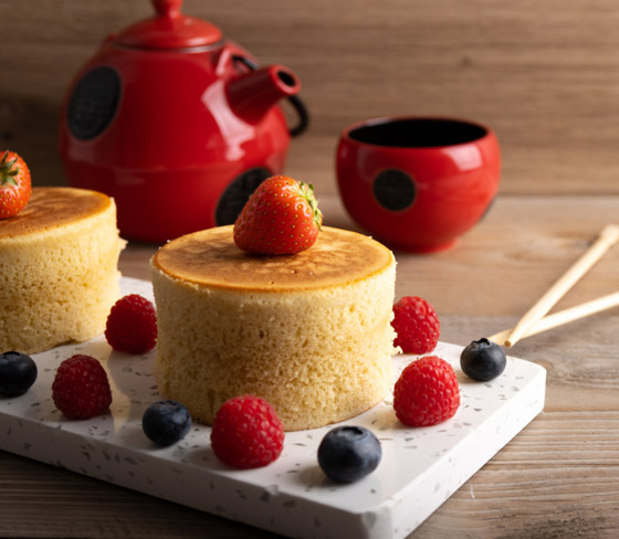 اسفنجي وطعمه أشهى من التقليدي.. إليكم طريقة تحضير البان كيك الياباني صورة رقم 3