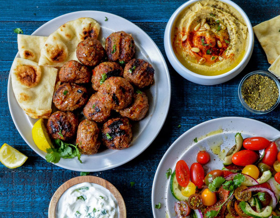 من أشهر الأعشاب وطريقة جديدة لتوظيف اللحم.. وصفة الكفتة اليونانية صورة رقم 5 من أشهر الأعشاب وطريقة جديدة لتوظيف اللحم.. وصفة الكفتة اليونانية صورة رقم 5