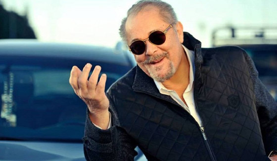 صورة رقم 2 - أصعب الأيام بحياة محمود عبد العزيز قبل الشهرة: باع جرائد ونام على الرصيف صورة رقم 2 - أصعب الأيام بحياة محمود عبد العزيز قبل الشهرة: باع جرائد ونام على الرصيف