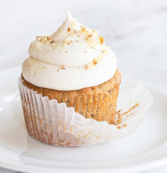 أنقذوا الموز الناضج من مصير مؤسف.. إليكم وصفة كاب كيك الموز الشهية صورة رقم 6 أنقذوا الموز الناضج من مصير مؤسف.. إليكم وصفة كاب كيك الموز الشهية صورة رقم 6