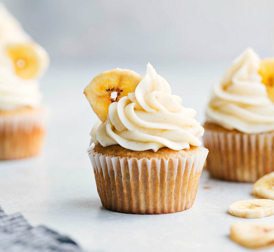 أنقذوا الموز الناضج من مصير مؤسف.. إليكم وصفة كاب كيك الموز الشهية صورة رقم 7 أنقذوا الموز الناضج من مصير مؤسف.. إليكم وصفة كاب كيك الموز الشهية صورة رقم 7