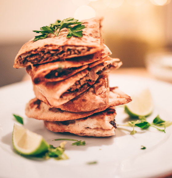 سريعة وسهلة ومحبوبة الجماهير.. إليكم وصفة عرايس اللحمة الشهية صورة رقم 8 سريعة وسهلة ومحبوبة الجماهير.. إليكم وصفة عرايس اللحمة الشهية صورة رقم 8
