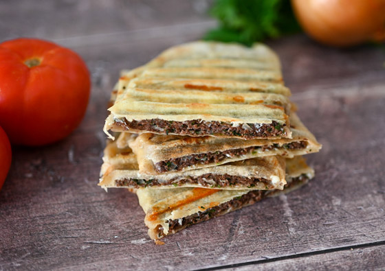 سريعة وسهلة ومحبوبة الجماهير.. إليكم وصفة عرايس اللحمة الشهية صورة رقم 9 سريعة وسهلة ومحبوبة الجماهير.. إليكم وصفة عرايس اللحمة الشهية صورة رقم 9