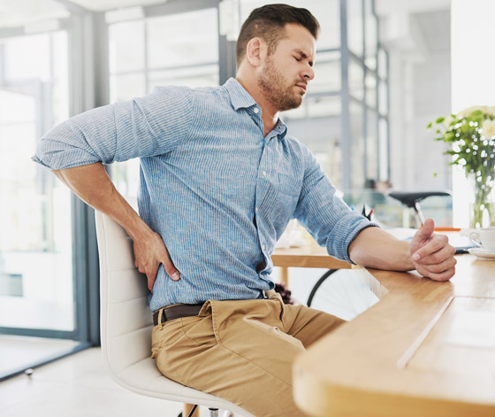 تعاني من آلام الظهر بسبب العمل من المنزل؟ إليك بعض النصائح للعلاج! صورة رقم 4