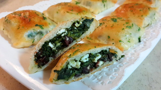 لفطور شهي: فطيرة السبانخ والأجبان صورة رقم 1