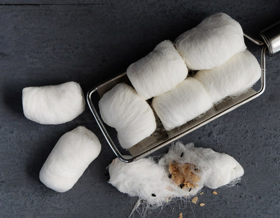 شعر ناعم محشو بالفول السوداني.. إليكم وصفة حلوى خبز التنين الصينية صورة رقم 2 شعر ناعم محشو بالفول السوداني.. إليكم وصفة حلوى خبز التنين الصينية صورة رقم 2