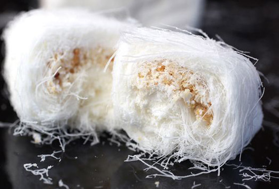 شعر ناعم محشو بالفول السوداني.. إليكم وصفة حلوى خبز التنين الصينية صورة رقم 4 شعر ناعم محشو بالفول السوداني.. إليكم وصفة حلوى خبز التنين الصينية صورة رقم 4