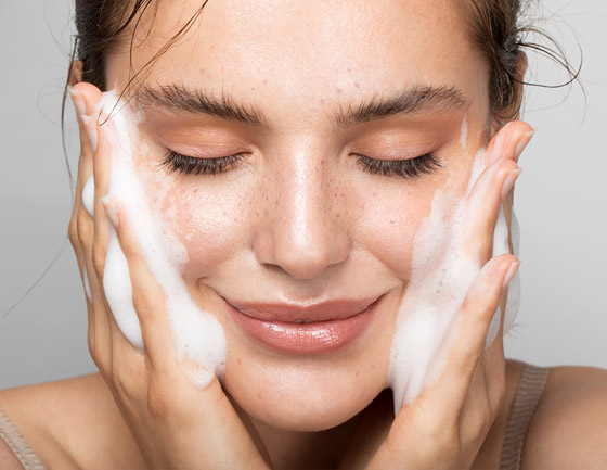 إليكم كيفية إزالة السموم من البشرة الدهنية ونصائح للعناية بها صورة رقم 2