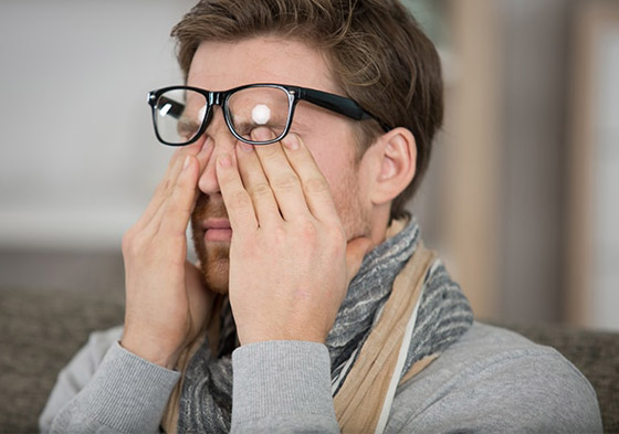 أضرار خطيرة.. لماذا يجب التوقف عن فرك العينين؟ وكيف يمكن التوقف؟ صورة رقم 7