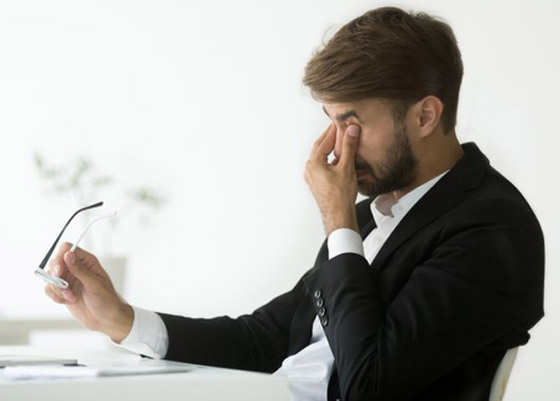 أضرار خطيرة.. لماذا يجب التوقف عن فرك العينين؟ وكيف يمكن التوقف؟ صورة رقم 11