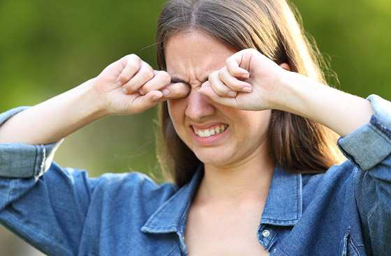 أضرار خطيرة.. لماذا يجب التوقف عن فرك العينين؟ وكيف يمكن التوقف؟ صورة رقم 12