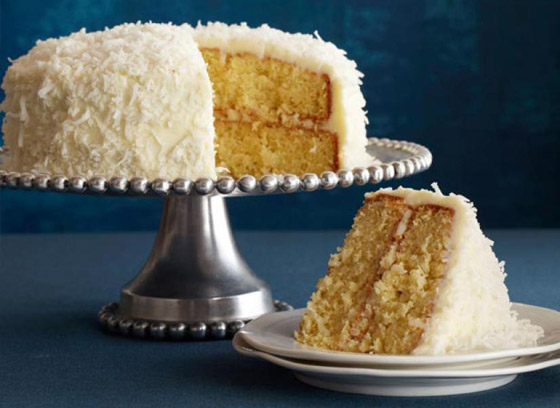 الحلوى المثلى لموسم الأعياد.. وصفة كيك جوز الهند الطري المحشو بالكريمة صورة رقم 3