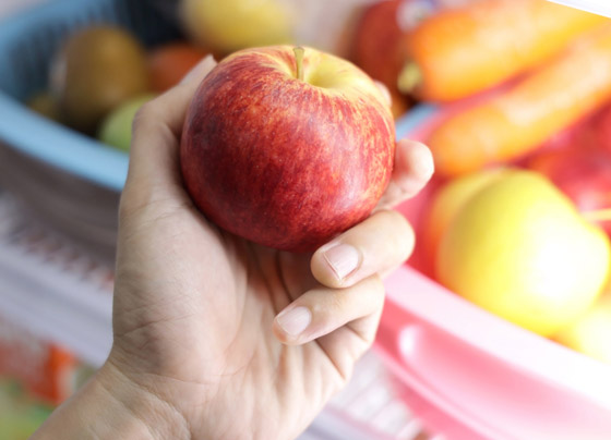 تناول تفاحة في اليوم تغنيك عن زيارة الطبيب.. حقيقة أم خرافة؟ صورة رقم 2 تناول تفاحة في اليوم تغنيك عن زيارة الطبيب.. حقيقة أم خرافة؟ صورة رقم 2