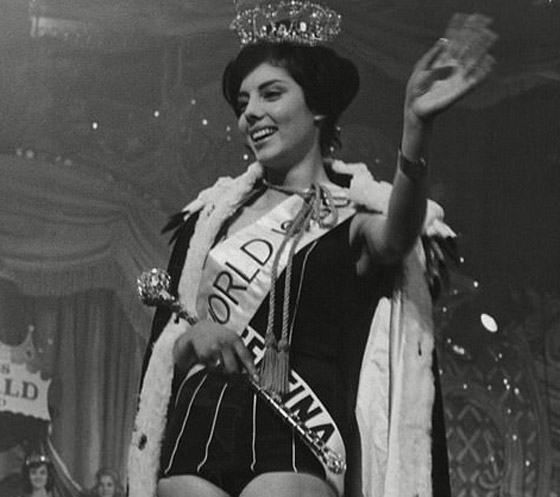 وفاة ملكة جمال العالم دهسا بحافلة في الأرجنتين (صور) صورة رقم 7