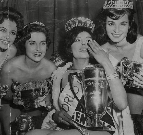 وفاة ملكة جمال العالم دهسا بحافلة في الأرجنتين (صور) صورة رقم 8