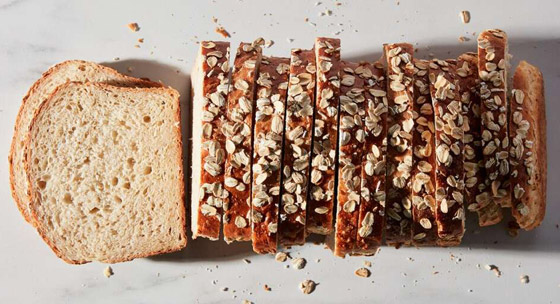 تريد تناول خبز صحي دون الشعور بالذنب؟ إليك وصفة خبز الشوفان الشهي صورة رقم 8