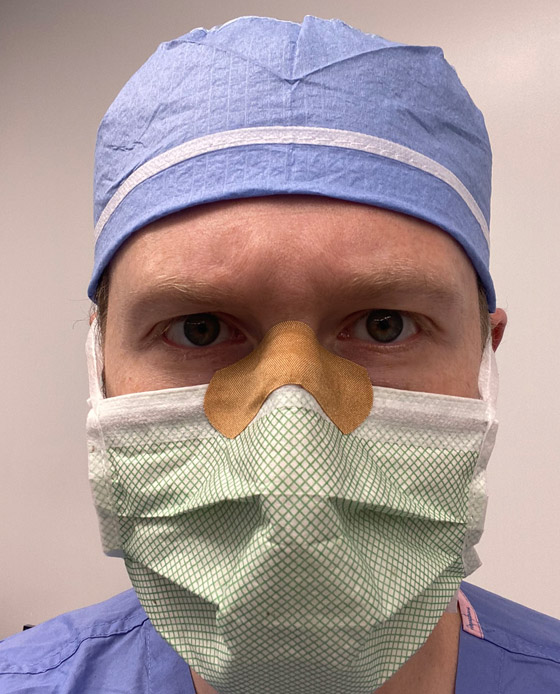 كيف تتخلص من الضباب على النظارات مع قناع الوجه؟ صورة رقم 2 كيف تتخلص من الضباب على النظارات مع قناع الوجه؟ صورة رقم 2