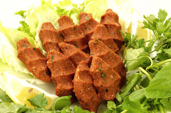 مُشبعة وقليلة السعرات الحرارية.. إليكم وصفة الكبة النية التركية الشهية صورة رقم 4 مُشبعة وقليلة السعرات الحرارية.. إليكم وصفة الكبة النية التركية الشهية صورة رقم 4