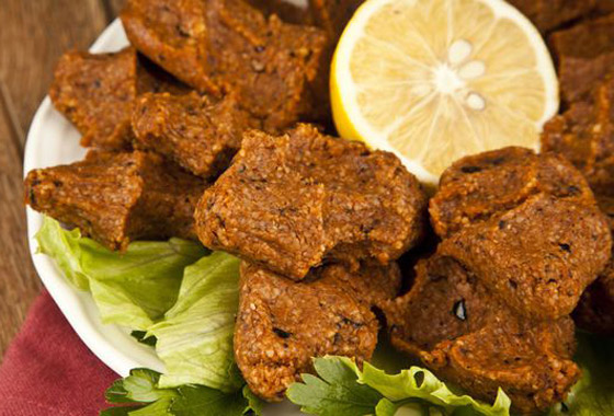 مُشبعة وقليلة السعرات الحرارية.. إليكم وصفة الكبة النية التركية الشهية صورة رقم 7 مُشبعة وقليلة السعرات الحرارية.. إليكم وصفة الكبة النية التركية الشهية صورة رقم 7