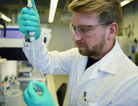 دهون وسكر وحتى أملاح.. ماذا يوجد في لقاح فيروس كورونا؟ صورة رقم 12