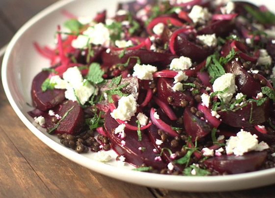 تجديد في المكونات والألوان والنكهات.. إليكم وصفة سلطة الشمندر اللذيذة صورة رقم 5