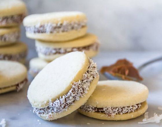 إليكم طريقة تحضير بسكويت ألفاجوريس الأرجنتيني الطيب والمميز صورة رقم 6