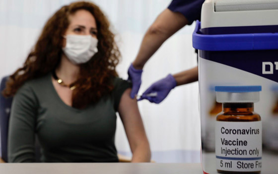 كيف ولماذا يصاب الإنسان بكوفيد-19 