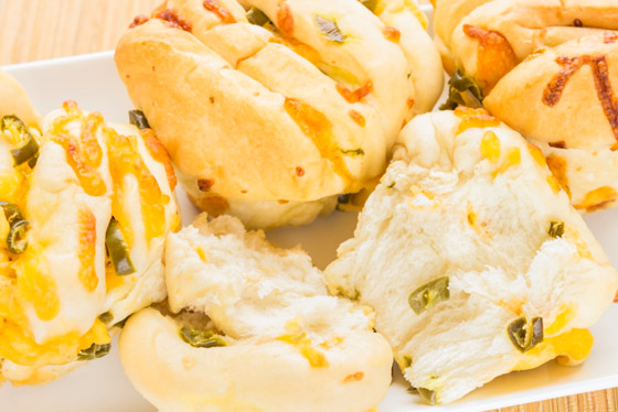 إليكم وصفة مافن الشيدر والهالبينو قليل السعرات الحرارية لحمية الكيتو صورة رقم 4 إليكم وصفة مافن الشيدر والهالبينو قليل السعرات الحرارية لحمية الكيتو صورة رقم 4