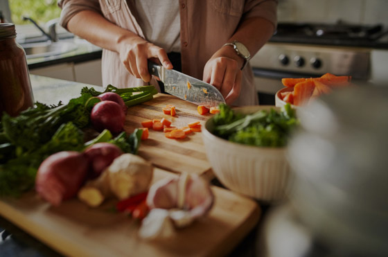 إليكم 11 من الأخطاء التي تهدد سلامة الغذاء الذي تتناولوه وتعرّضكم للتسمم! صورة رقم 2 إليكم 11 من الأخطاء التي تهدد سلامة الغذاء الذي تتناولوه وتعرّضكم للتسمم! صورة رقم 2