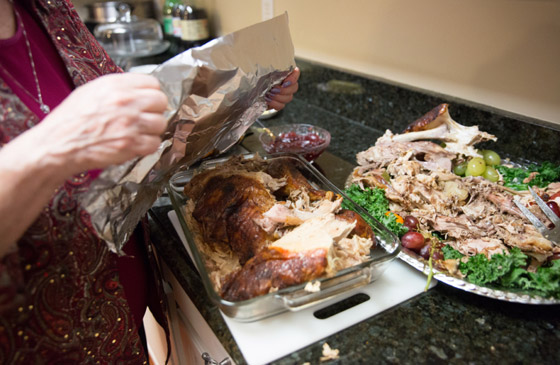 إليكم 11 من الأخطاء التي تهدد سلامة الغذاء الذي تتناولوه وتعرّضكم للتسمم! صورة رقم 3 إليكم 11 من الأخطاء التي تهدد سلامة الغذاء الذي تتناولوه وتعرّضكم للتسمم! صورة رقم 3