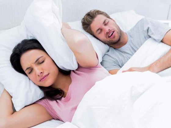 نصائح للتعامل مع زوجك الذي يعاني من الشخير! صورة رقم 1