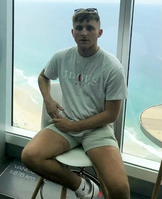 صورة رقم 4 - كيف تحول عامل بريطاني فقير إلى مليونير يكسب 16 ألف دولار يوميا بفضل كورونا؟ صورة رقم 4 - كيف تحول عامل بريطاني فقير إلى مليونير يكسب 16 ألف دولار يوميا بفضل كورونا؟