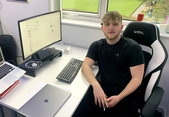 صورة رقم 1 - كيف تحول عامل بريطاني فقير إلى مليونير يكسب 16 ألف دولار يوميا بفضل كورونا؟ صورة رقم 1 - كيف تحول عامل بريطاني فقير إلى مليونير يكسب 16 ألف دولار يوميا بفضل كورونا؟