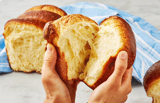 طري خفيف هش ولذيذ.. إليكم وصفة خبز بريوش الفرنسي المنزلي صورة رقم 4 طري خفيف هش ولذيذ.. إليكم وصفة خبز بريوش الفرنسي المنزلي صورة رقم 4