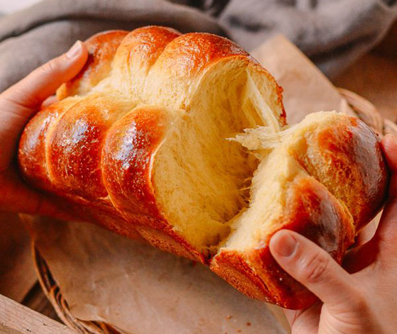 طري خفيف هش ولذيذ.. إليكم وصفة خبز بريوش الفرنسي المنزلي صورة رقم 11 طري خفيف هش ولذيذ.. إليكم وصفة خبز بريوش الفرنسي المنزلي صورة رقم 11