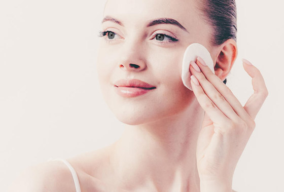 للتخلص من مكياجك بعد حفل زفافك اتبعي هذه الخطوات صورة رقم 1