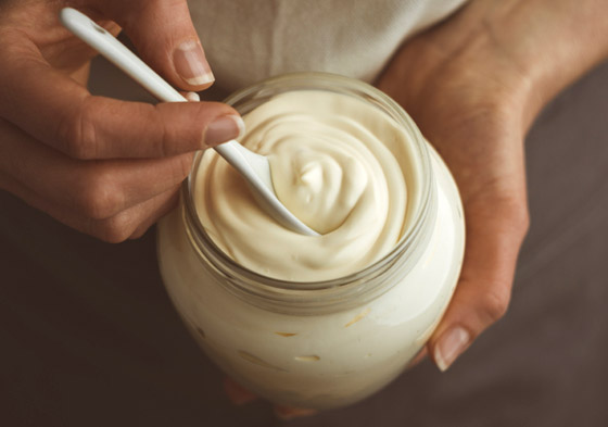 إليكم طريقة عمل المايونيز قليل الدسم بدون بيض خلال 5 دقائق بالمنزل صورة رقم 2